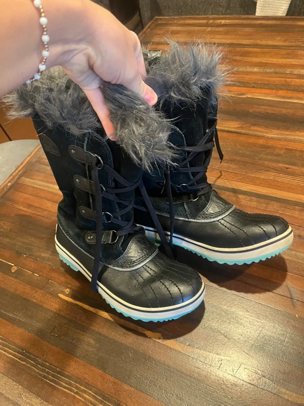 Womens Sorel Joan of Artic Boots with Faux Fur Trim - black size 6
